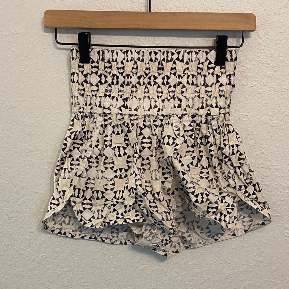 Free People Movement White & Black Geometric The Way Home Printed Shorts Sz S